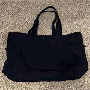 Black lululemon shopper tote